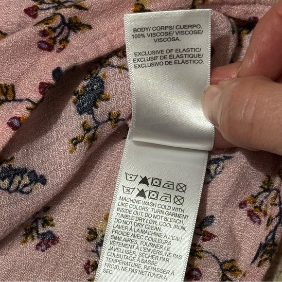 Lucky Brand Pink and Black Floral V-Neck Top with Flowing Sleeves Size S - Picture 5 of 12